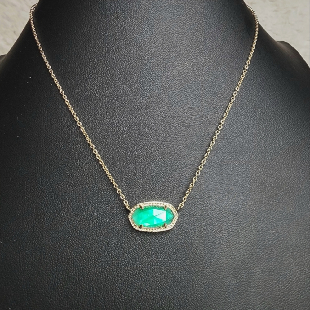 Kendra Scott Elisa Necklace in Gold and Emerald Cats Eye